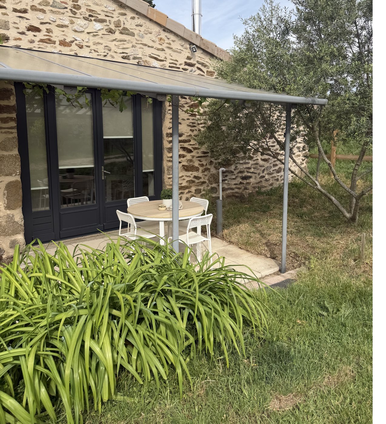 Extérieur et terrasse du gîte
